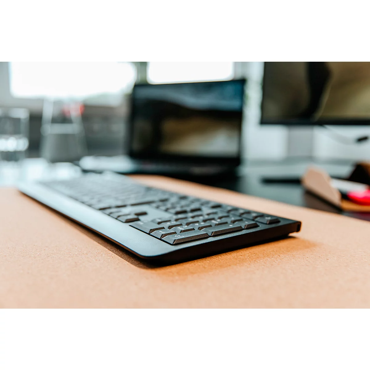 Draadloos toetsenbord CHERRY KW 3000, QWERTZ, tot 10 m, USB, incl. cijfer- en cursorblok, zwart