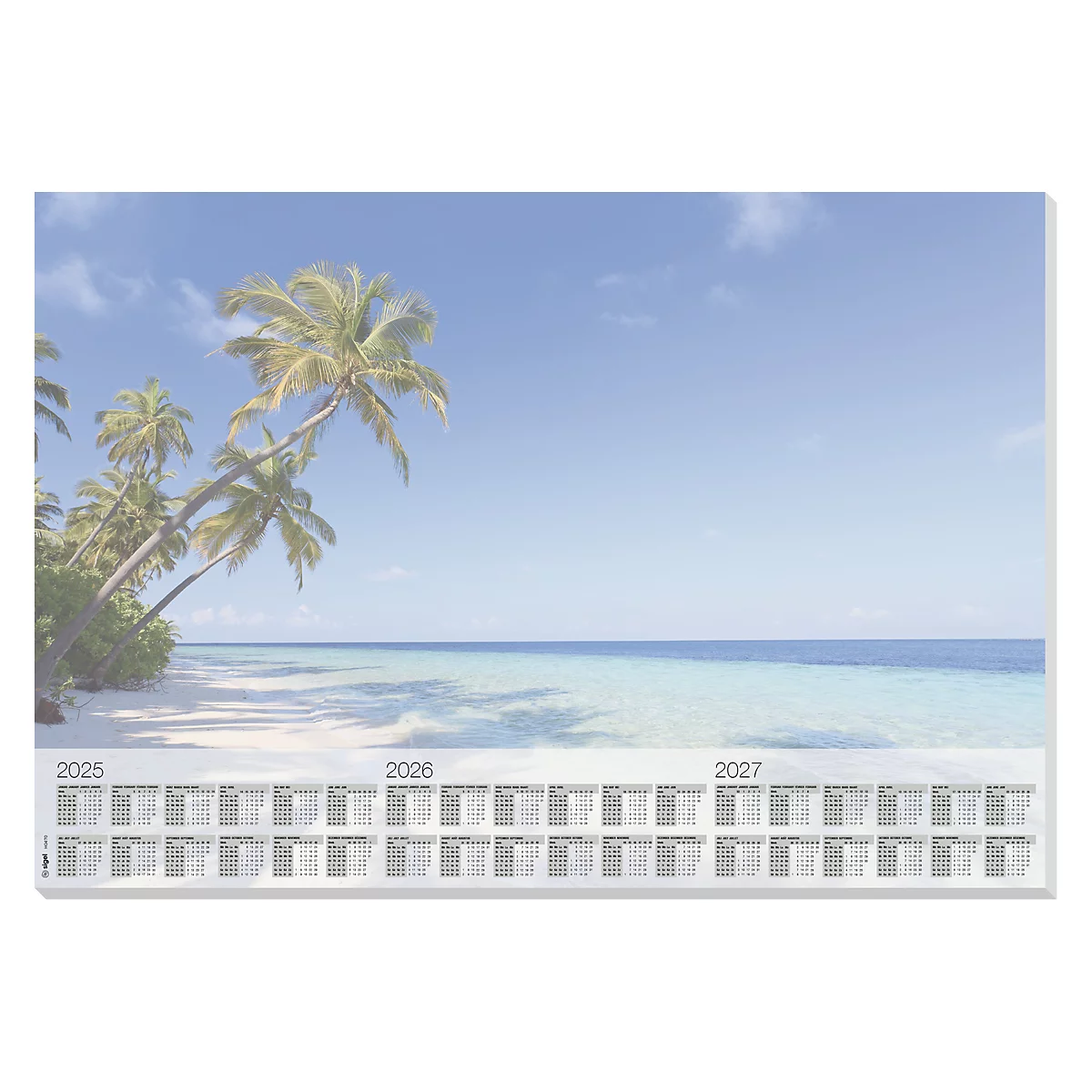 Kalender met strand- en palmboommotief, 2025-2027. Wit zand, turquoise zee, blauwe lucht. Uitnodigende vakantiescène.