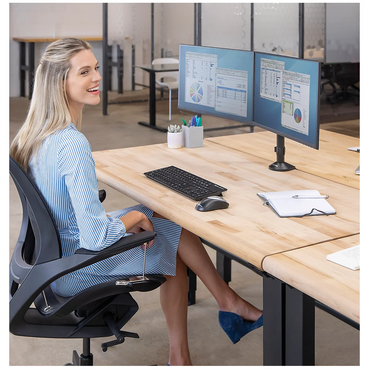 Dual Monitorarm Fellowes Reflex, bis 32' Breite, VESA, dreh-/schwenk-/neigbar, höhen- & tiefenverstellbar, schwarz