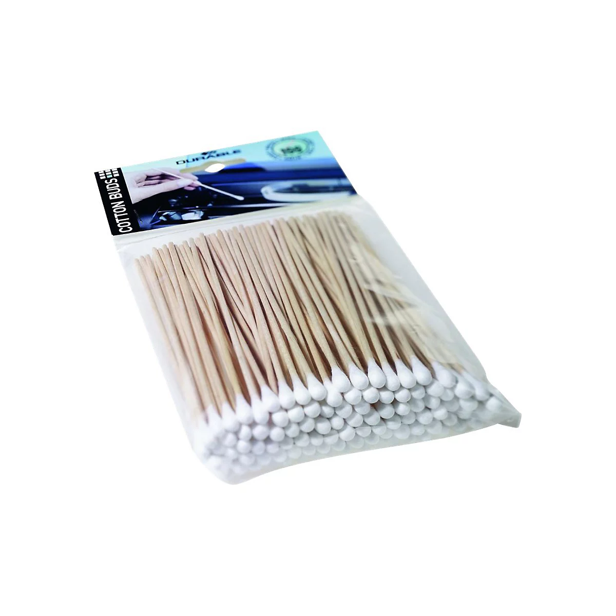 Packung mit Wattestäbchen mit Holzstiel in einer transparenten Plastiktüte auf weißem Hintergrund.