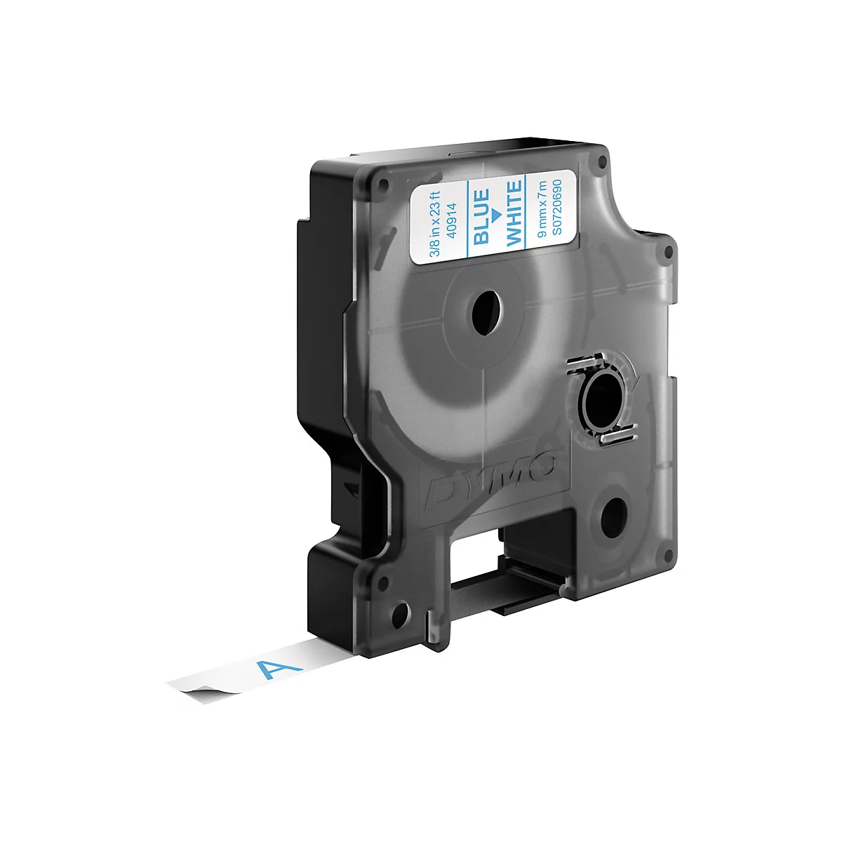Eine DYMO-Etikettenkassette mit blau-auf-weißem Band vor weißem Hintergrund.