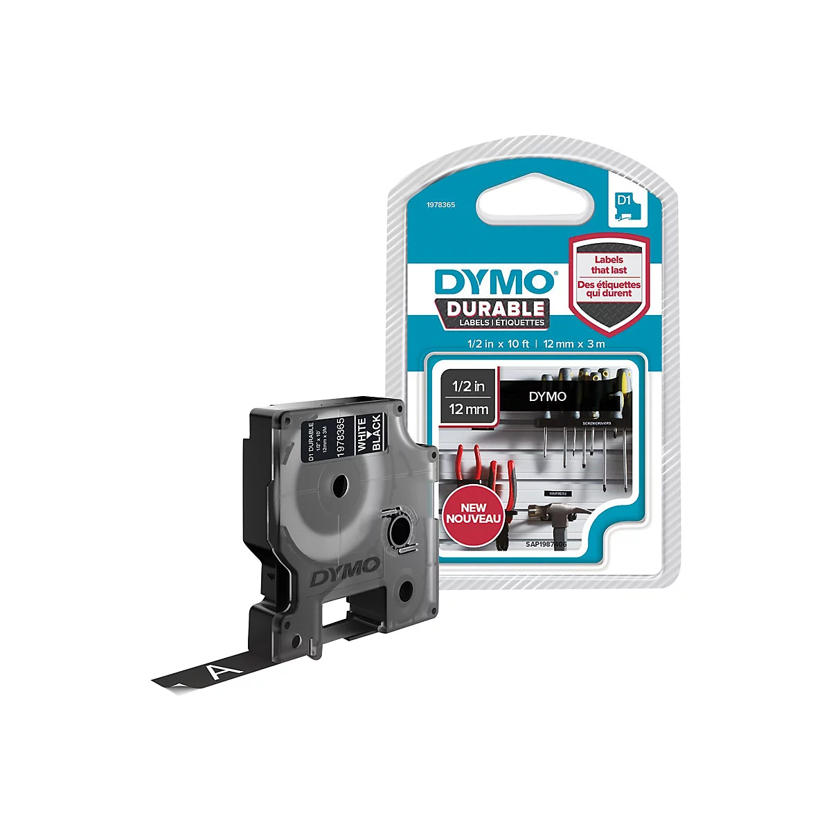 Dymo Durable Etikettenband Kassette mit Verpackung. Schwarzes Band mit weißem Aufdruck auf neutralem Hintergrund.