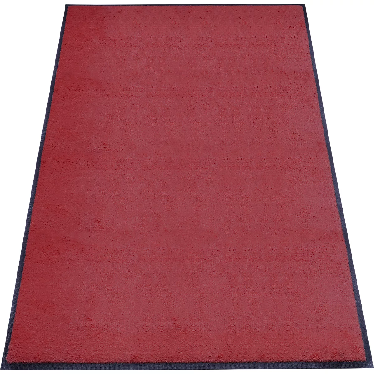 Rechthoekig rood tapijt met donkere rand. Het tapijt ligt diagonaal in de afbeelding.