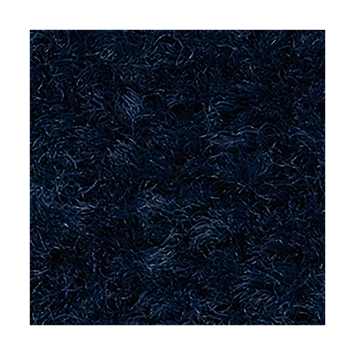 Close-up van een donkerblauw, gestructureerd geweven tapijt.