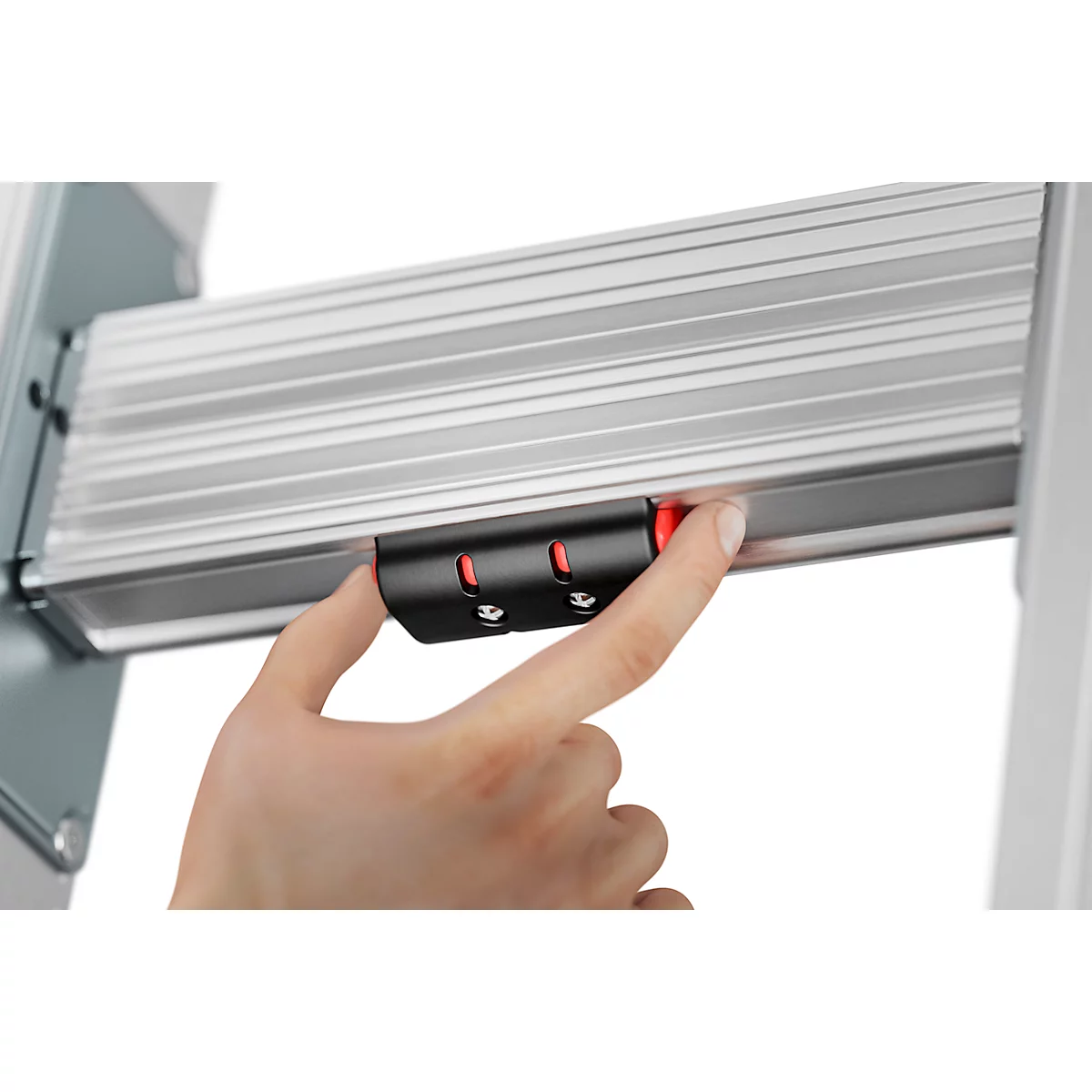 Echelle multi-usages Hailo S110 Pro, 2 parties, 2 x 12 barreaux, système de barreaux pivotants, compensation au sol, jusqu'à 150 kg, aluminium et plastique, argent