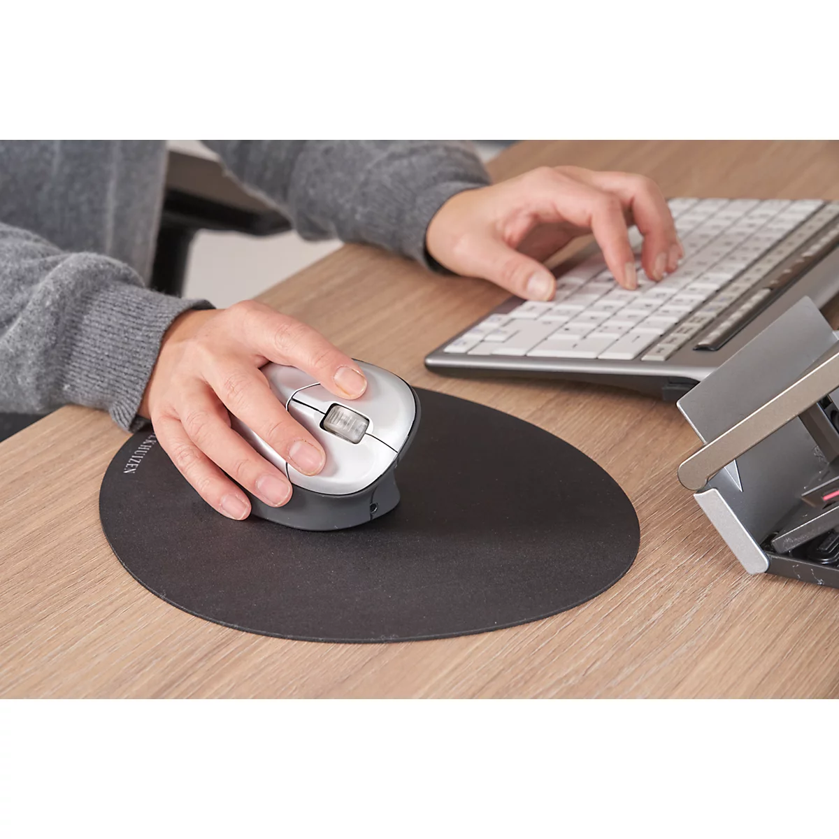 Economy set BakkerElkhuizen Thuiswerkset, 4-delig, laptophouder, toetsenbord, QWERTZ, verticale muis en gratis muismat