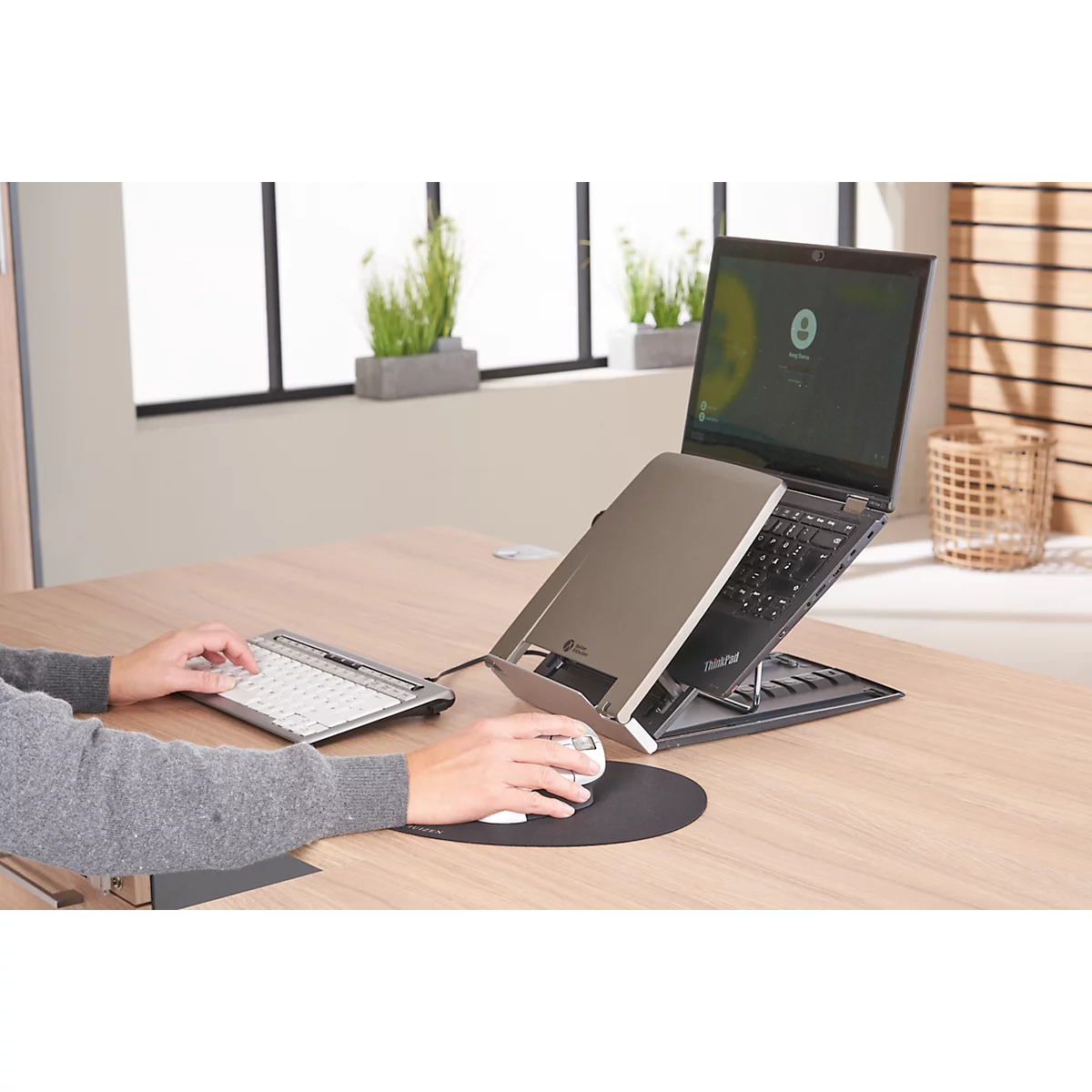 Economy set BakkerElkhuizen Thuiswerkset, 4-delig, laptophouder, toetsenbord, QWERTZ, verticale muis en gratis muismat