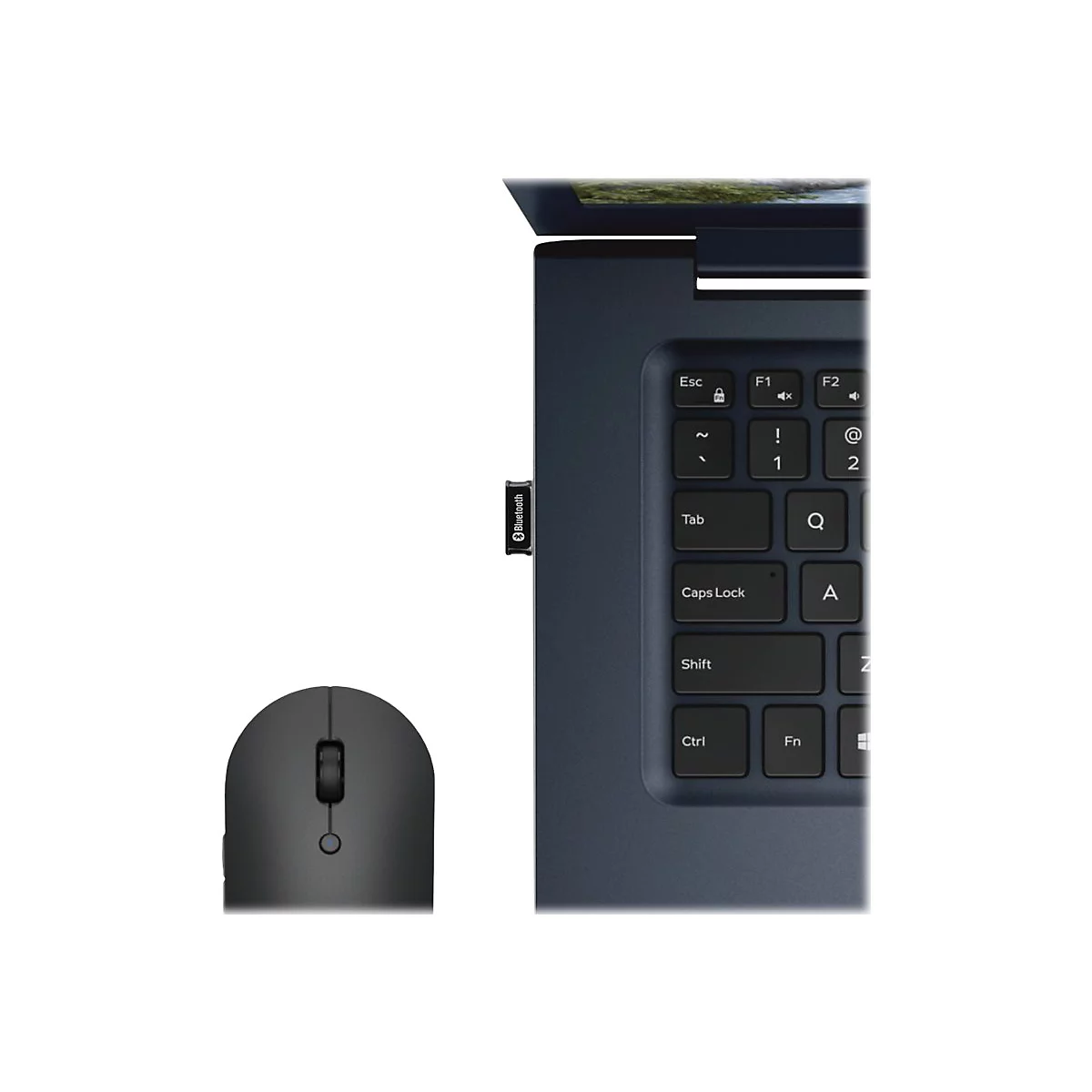 Dunkelgraue Maus neben einem Laptop, Bluetooth-Dongle steckt. Tastatur mit Tastenbezeichnung. Der Bildschirm ist halb geÃ¶ffnet.