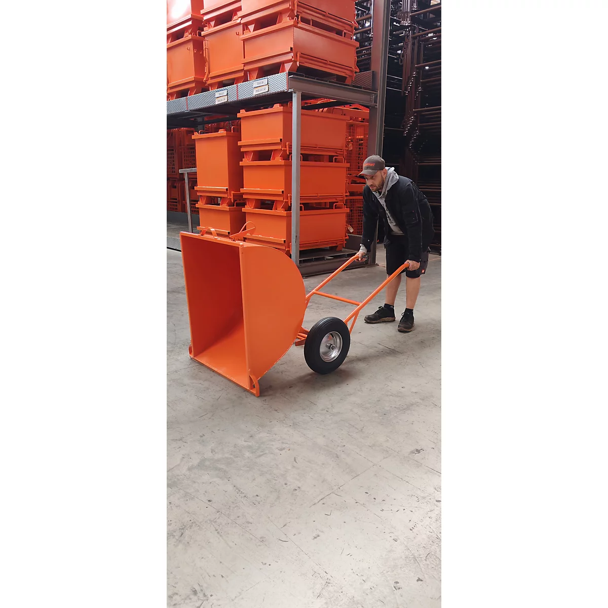 Eichinger-Industrie Kipp-Japanerkarre, 300 l, Luftbereifung mit Ø 400 mm und Rollenlager, wasser- und öldicht, 3 Kranösen, Stahl, reinorange RAL 2004