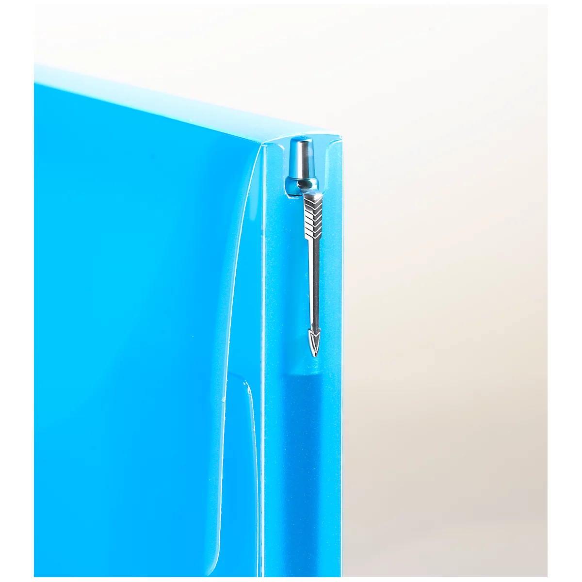 Close-up: turquoise blue casing with silver arrow.
