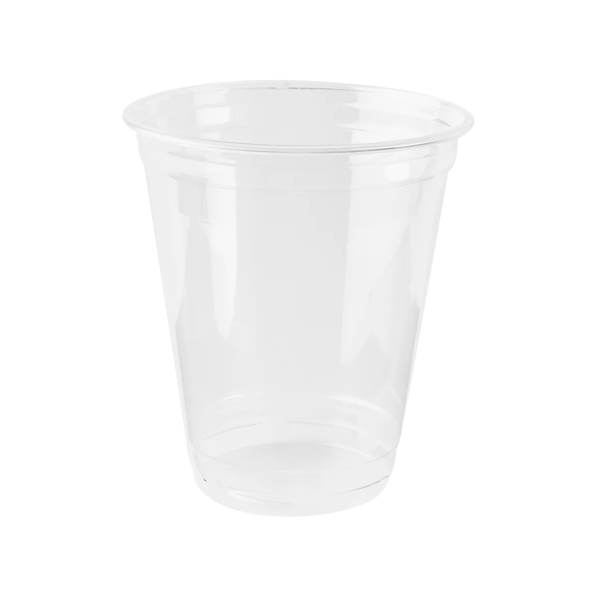 Ein durchsichtiger Plastikbecher mit einem leicht ausgestellten Rand, leer.