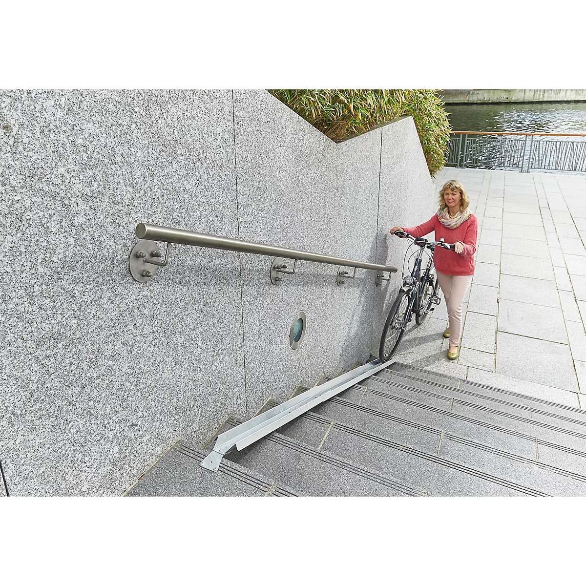 Elemento de ampliación para rampa de bicicletas para escaleras, L 1130 x An 125 mm, hasta 25 kg, con eclisa de sujeción, chapa galvanizada