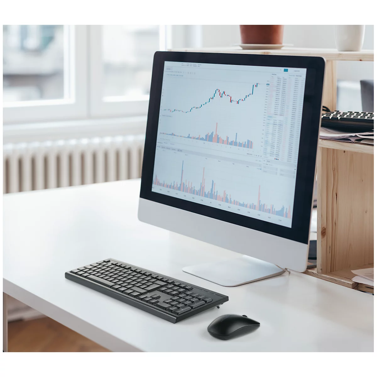 Ensemble clavier et souris Kensington KM150 EQ, sans fil, QWERTY, membrane scellée, souris 1200 dpi, PCR, noir
