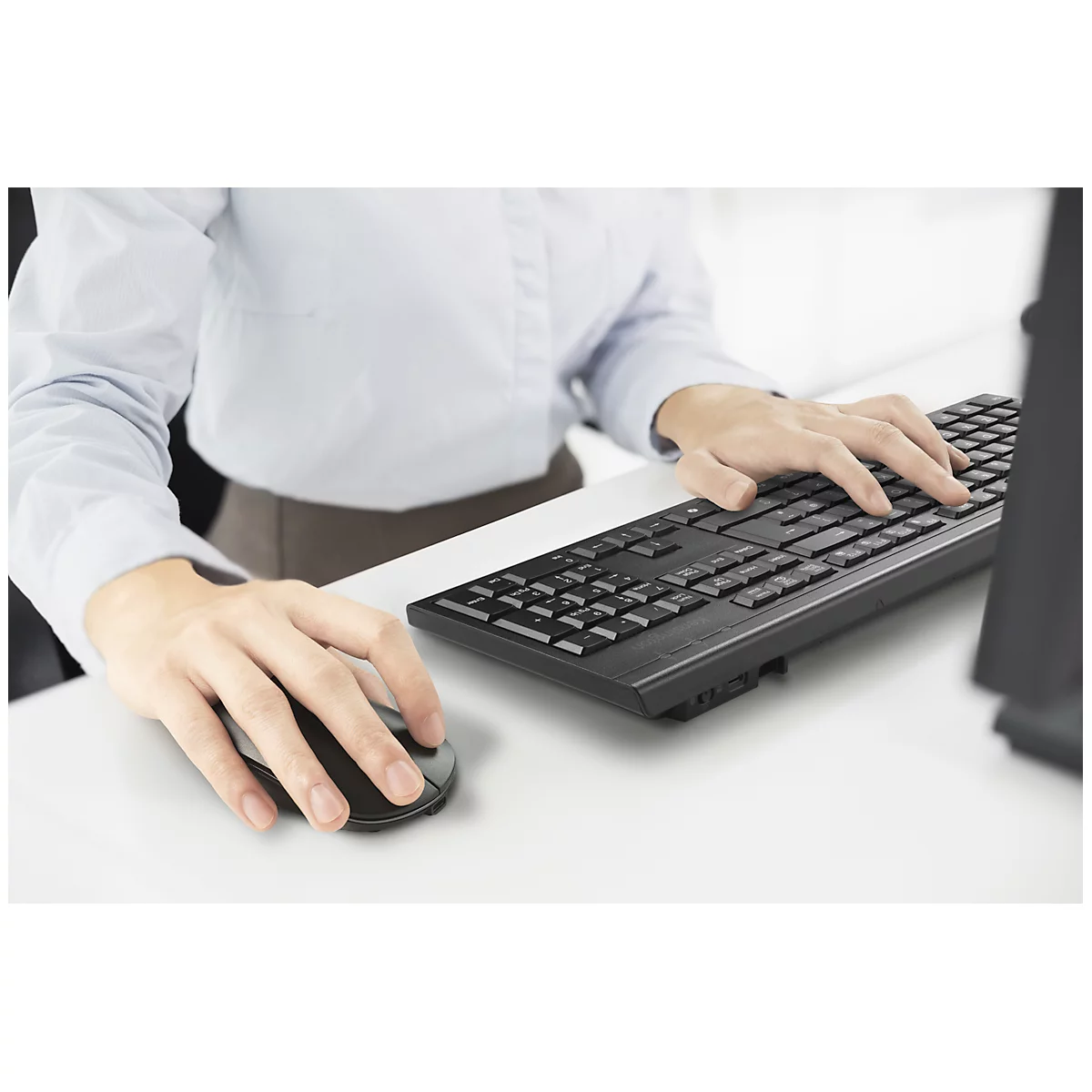 Ensemble clavier et souris Kensington KM270 EQ, sans fil, rechargeable, QWERTY, membrane scellée, souris pour gaucher/droitier, PCR, noir