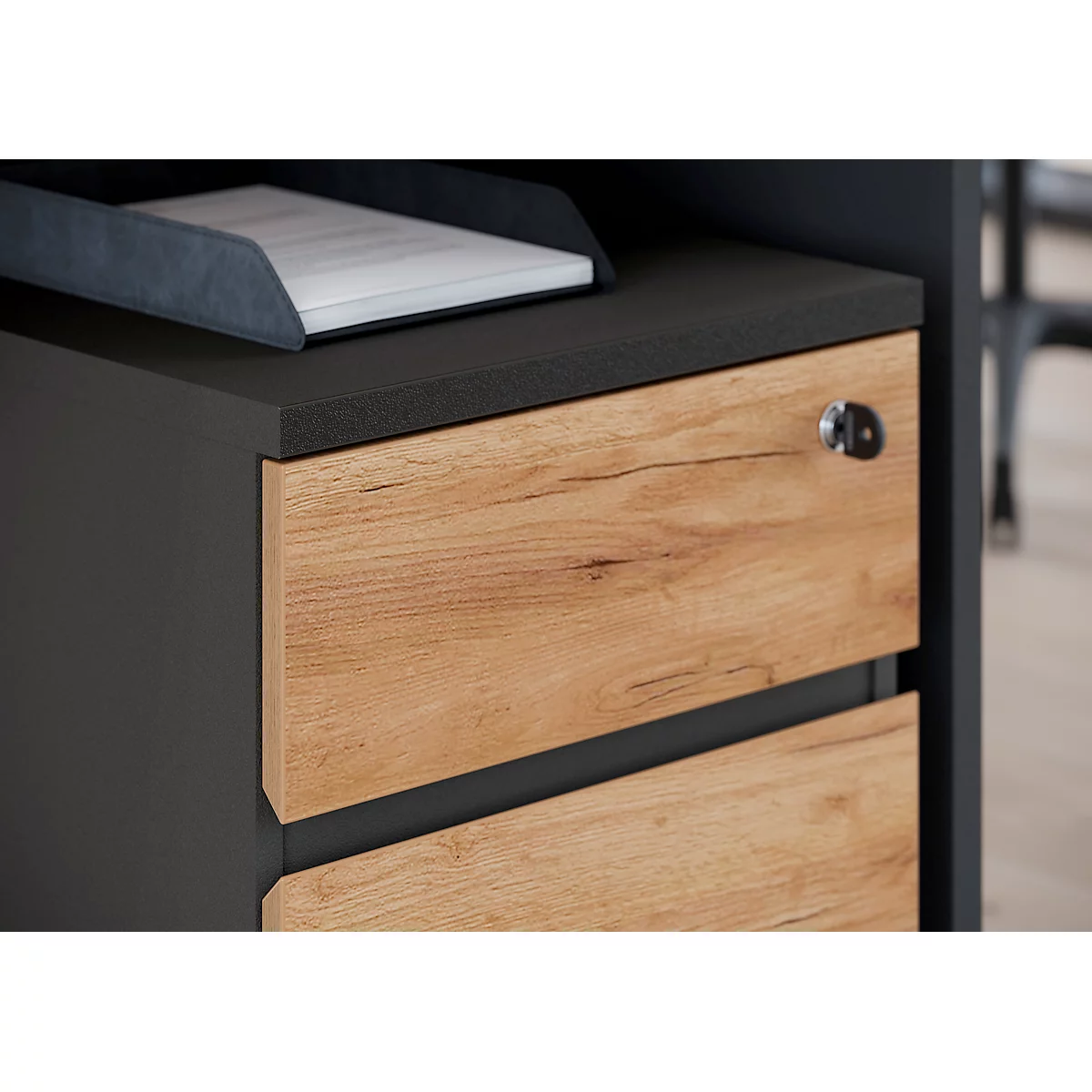Ensemble de meubles de bureau Boston en 3 parties, 1 bureau à joues, L 1580 x P 790 mm, 1 caisson à roulettes, L 410 x P 500 x H 600 mm, anthracite/chêne Navarra
