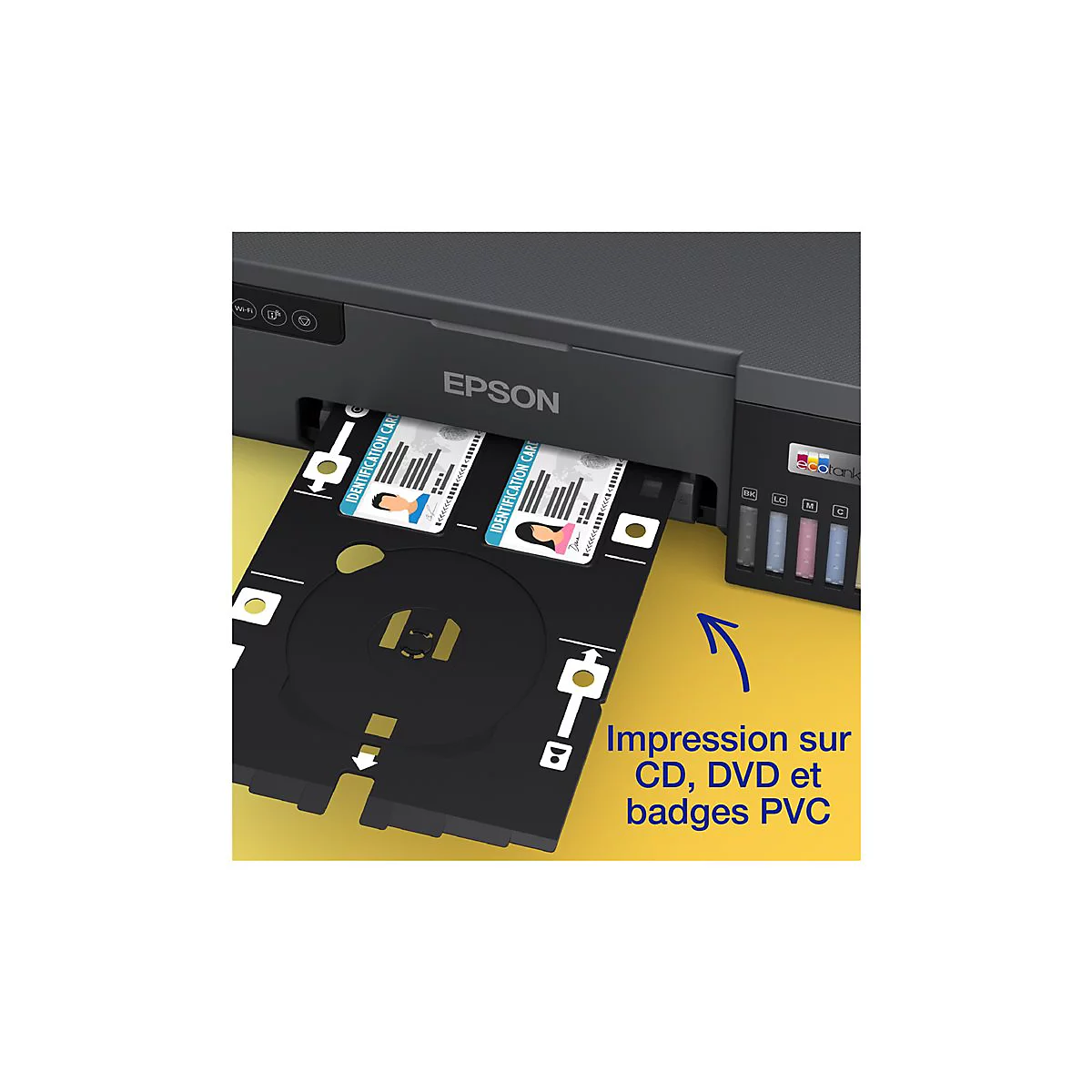 Ein Drucker druckt auf Ausweisen. Darunter ein schwarzes Fach fÃ¼r CDs und PVC-Karten. Text: Druck auf CD, DVD und PVC-Karten.