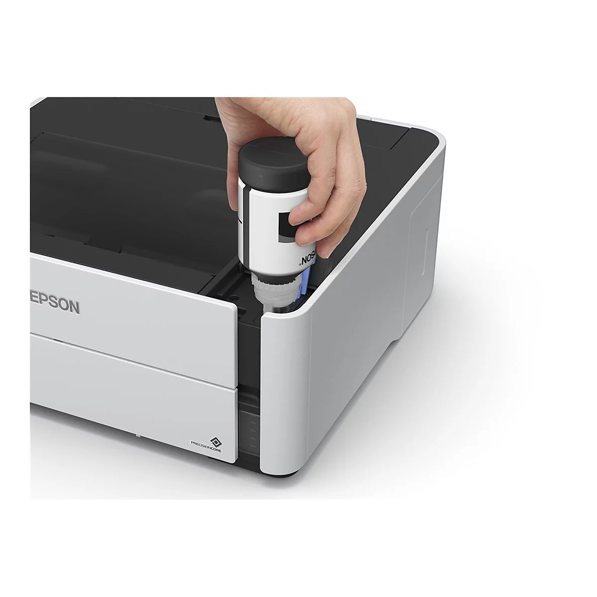 Eine Hand setzt eine Tintenpatrone in einen Drucker ein, EPSON-Logo links.