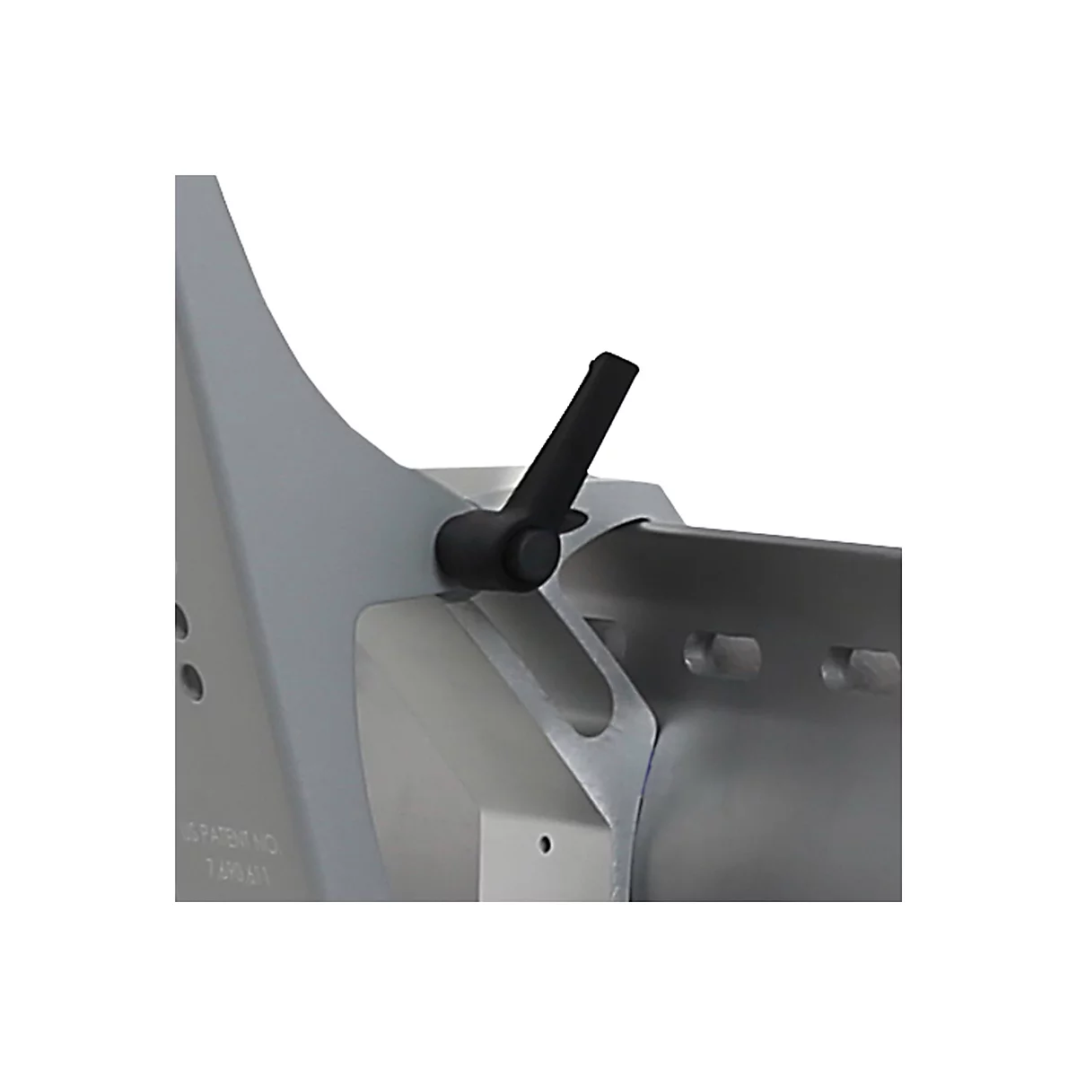 Gros plan d'une pièce métallique argentée avec un levier noir.