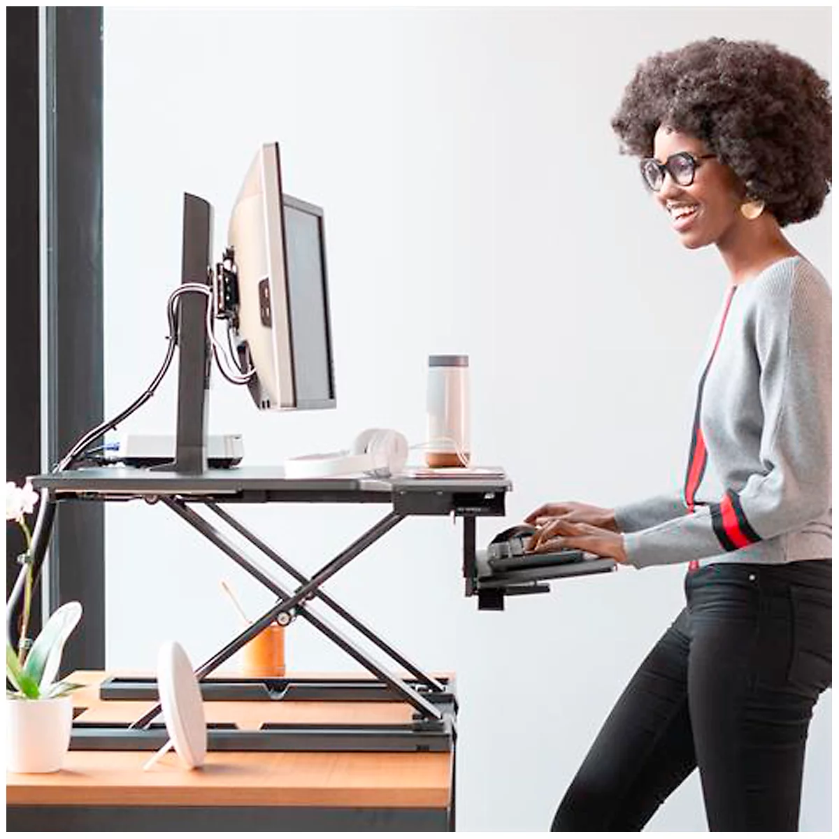 ergotron® WorkFit TX bureauverhoger, in hoogte verstelbaar monitorlegbord/werkblad &amp; in hoogte verstelbaar toetsenbordlegbord, tot 18,2 kg, zwart