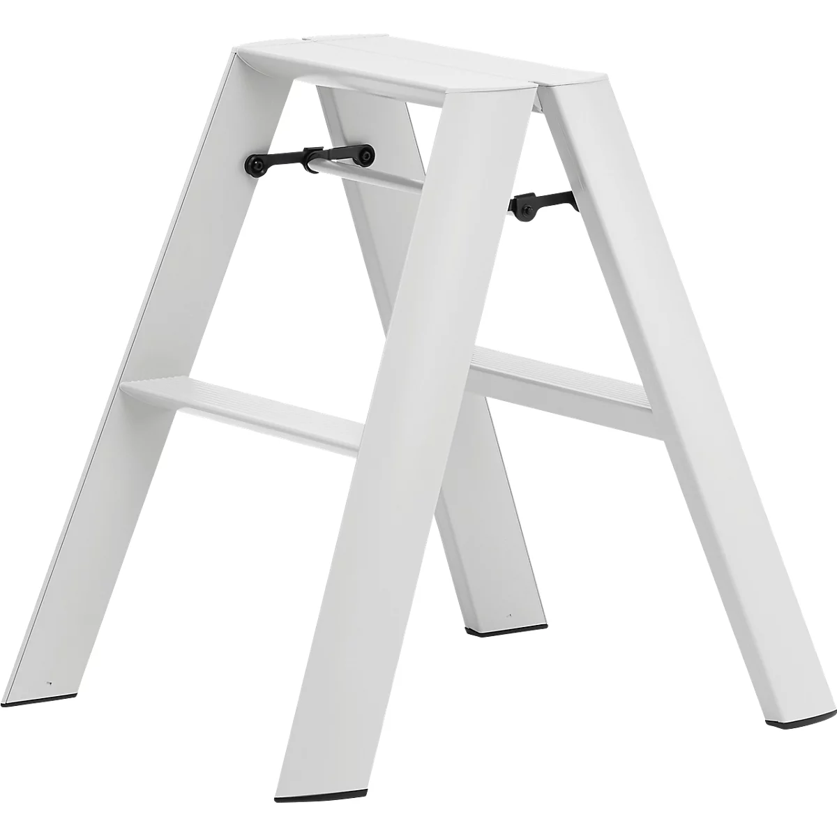 Escabeau blanc avec détails noirs et pieds noirs.