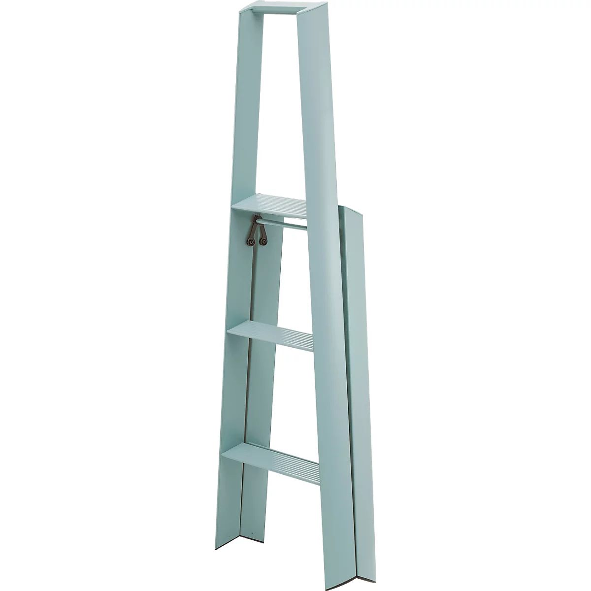 Étagère simple bleu clair avec trois niveaux reliés par des entretoises inclinées. Un petit objet métallique est suspendu à une traverse.