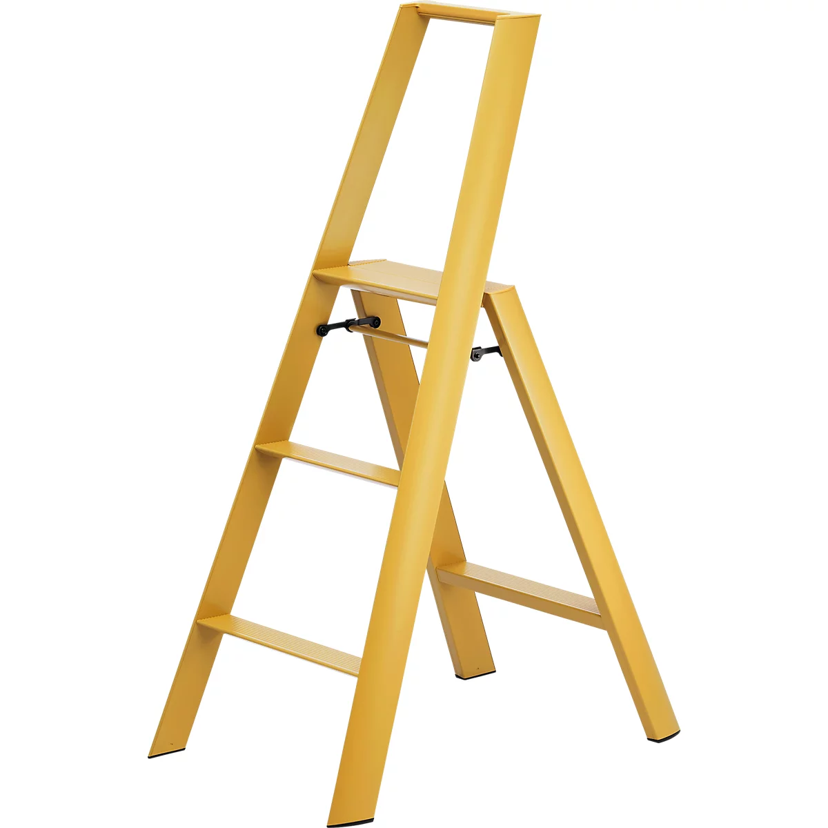 Escabeau jaune avec trois marches et une poignée, sur fond blanc.