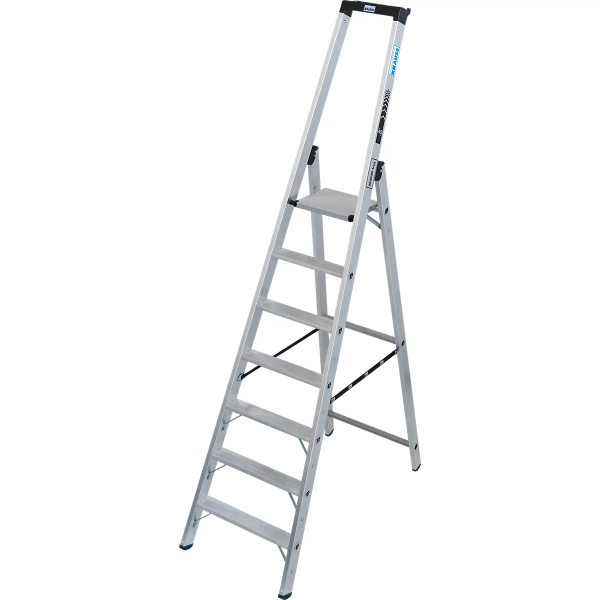 Un escabeau en métal argenté, autoportant sur fond blanc.