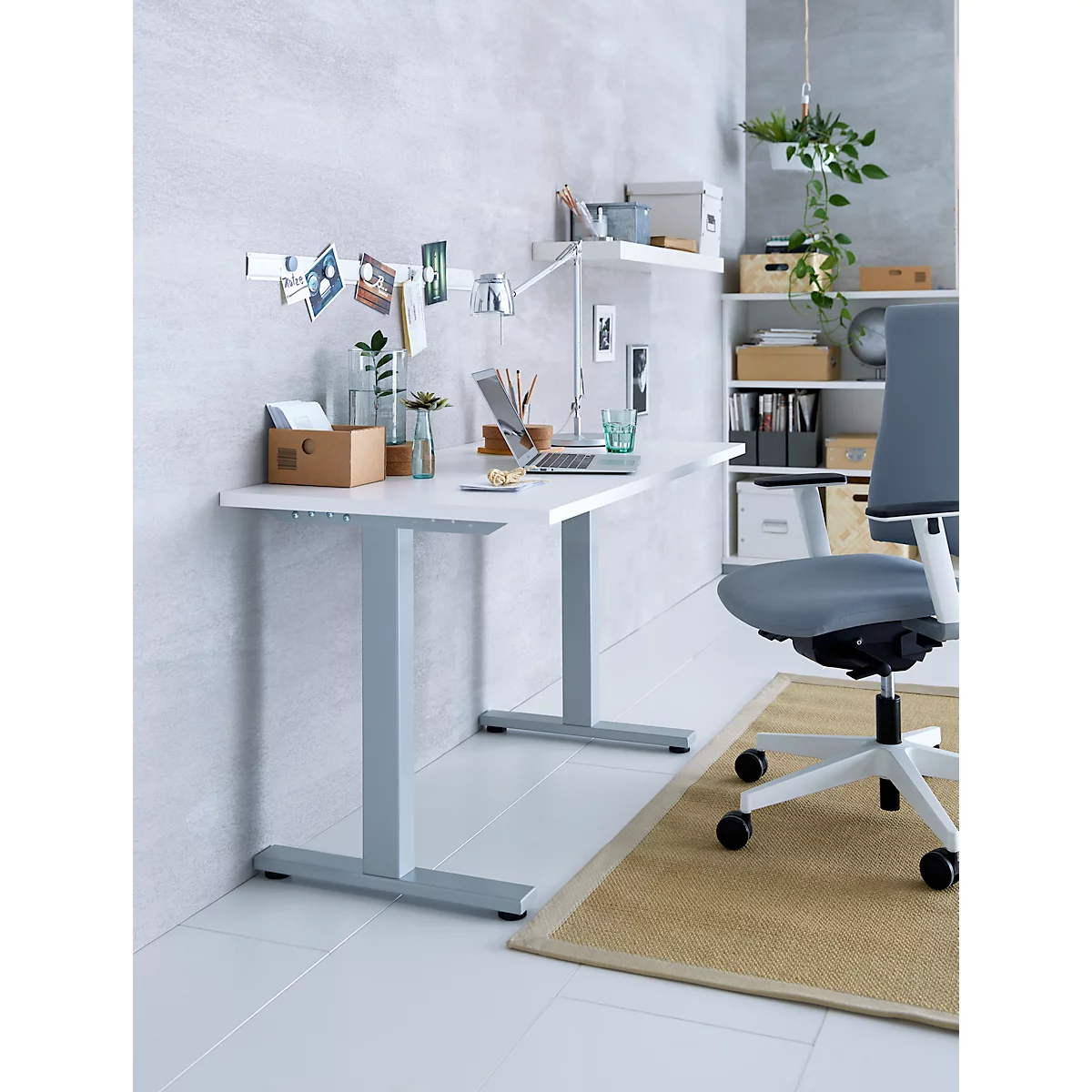 Escritorio Home Office Start Off, rectangular, pie en T, ancho 1300 x fondo 650 x alto 735 mm, aluminio blanco/blanco 