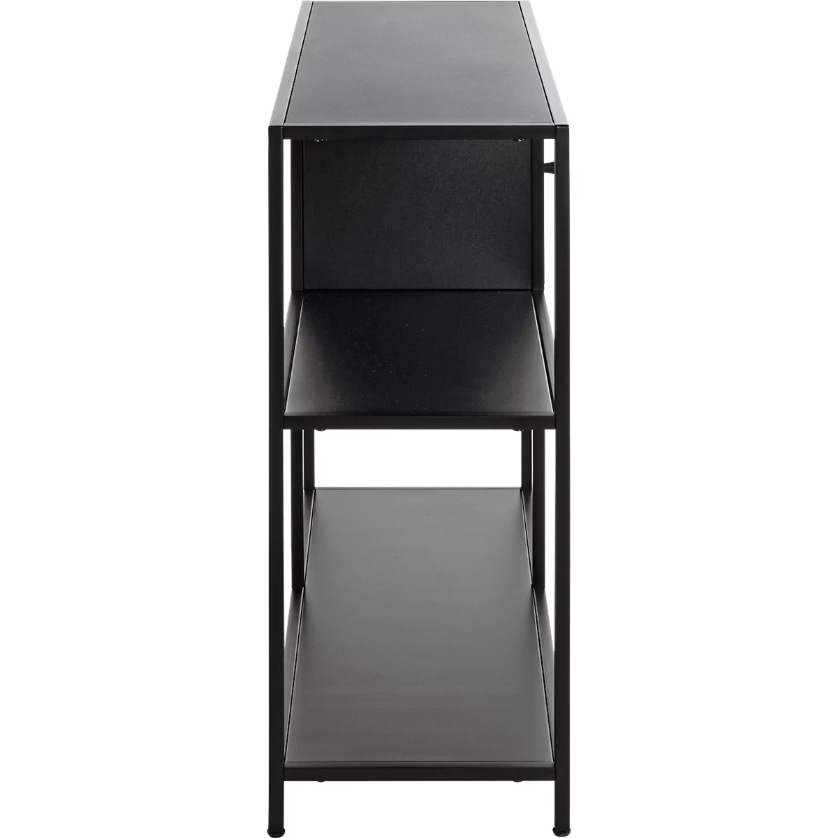 Étagère noire avec trois surfaces de rangement. La construction est en métal, les étagères sont fermées.