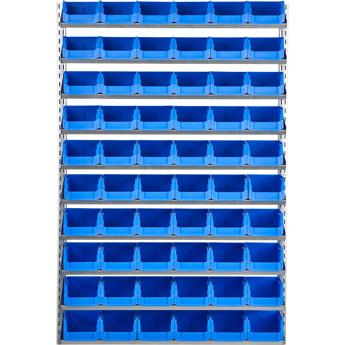Étagère murale avec de nombreuses boîtes en plastique bleu. L'étagère est fixée au mur.