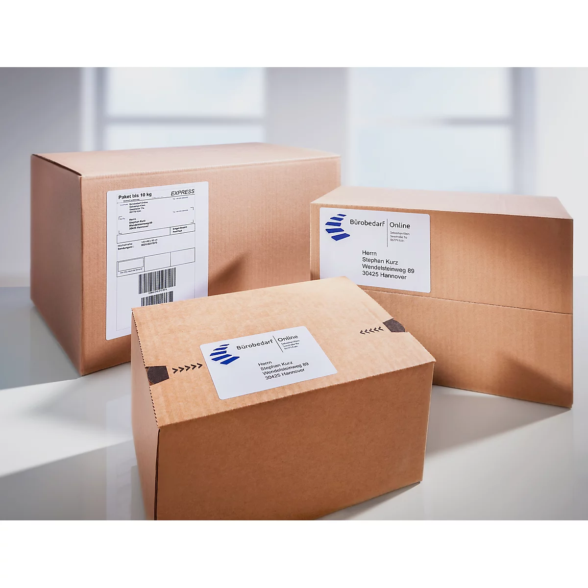 Étiquettes d'envoi du formulaire d'objectif AVERY®, 199,6 x 143,5 mm, 300 feuilles, blanc