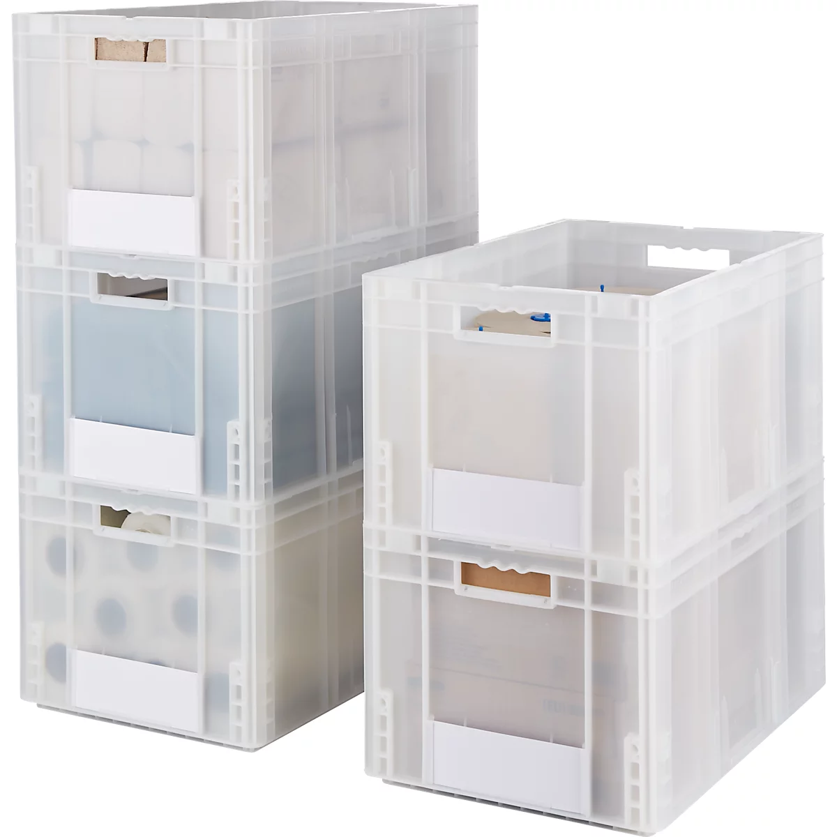 Zwei transparente, stapelbare Kunststoffboxen. Einzelne Boxen sind mit verschiedenen Inhalten gefüllt.