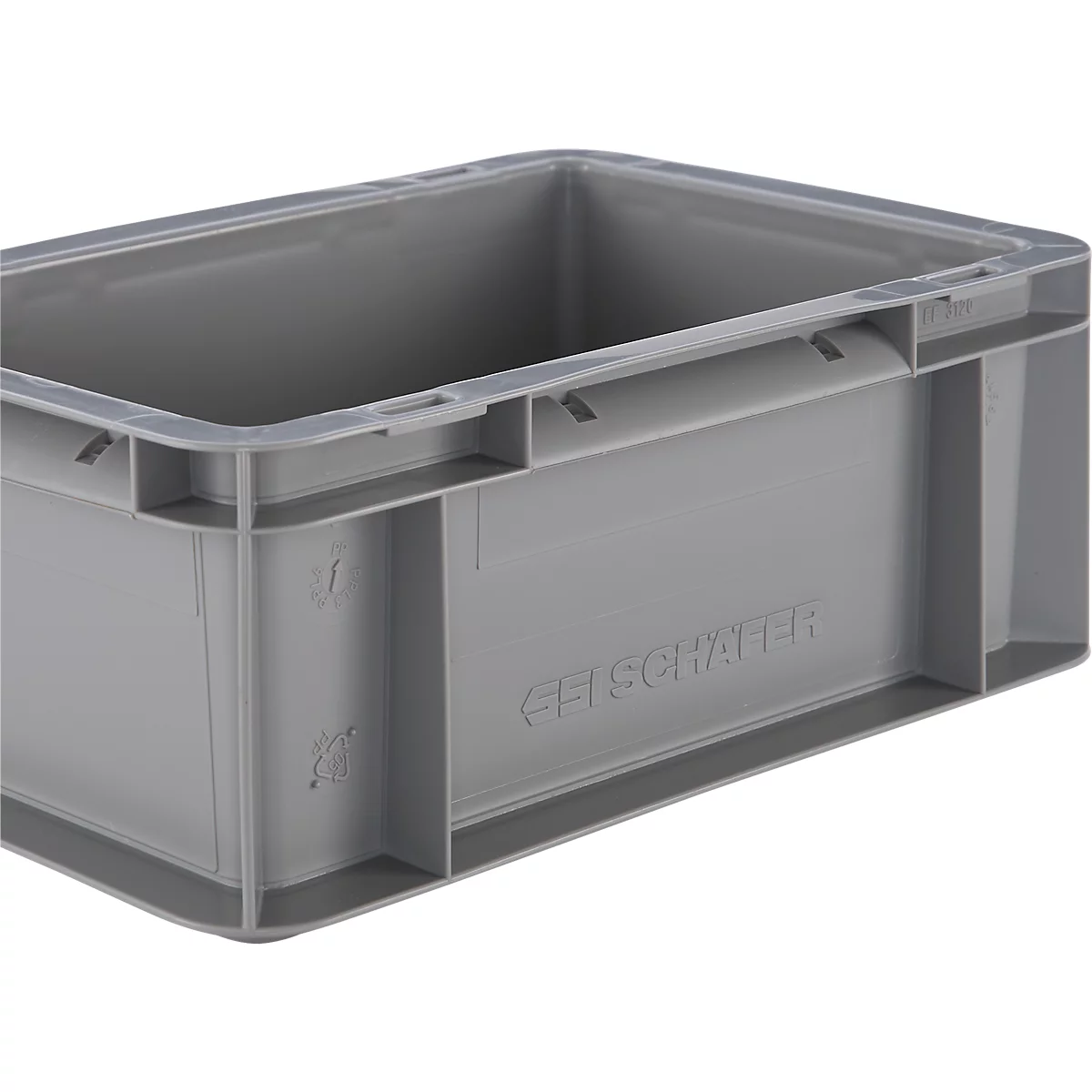 Grijze plastic krat met opschrift. Er zijn handgreepuitsparingen en markeringen op de krat te zien.