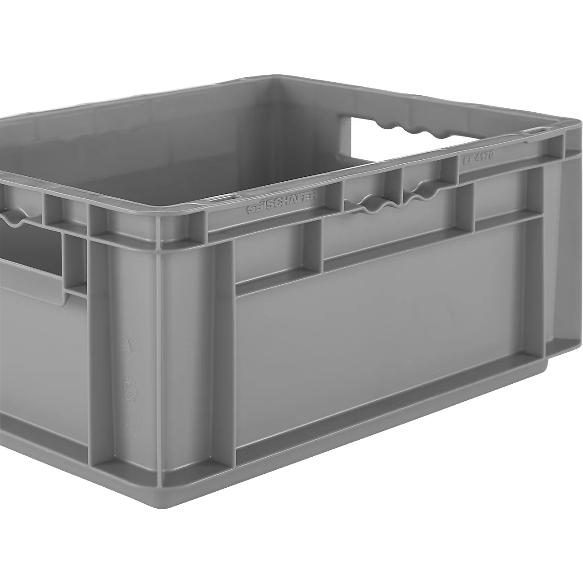 Graue Kunststoffbox mit Grifföffnungen und verstärkten Ecken. Aufschrift sichtbar.