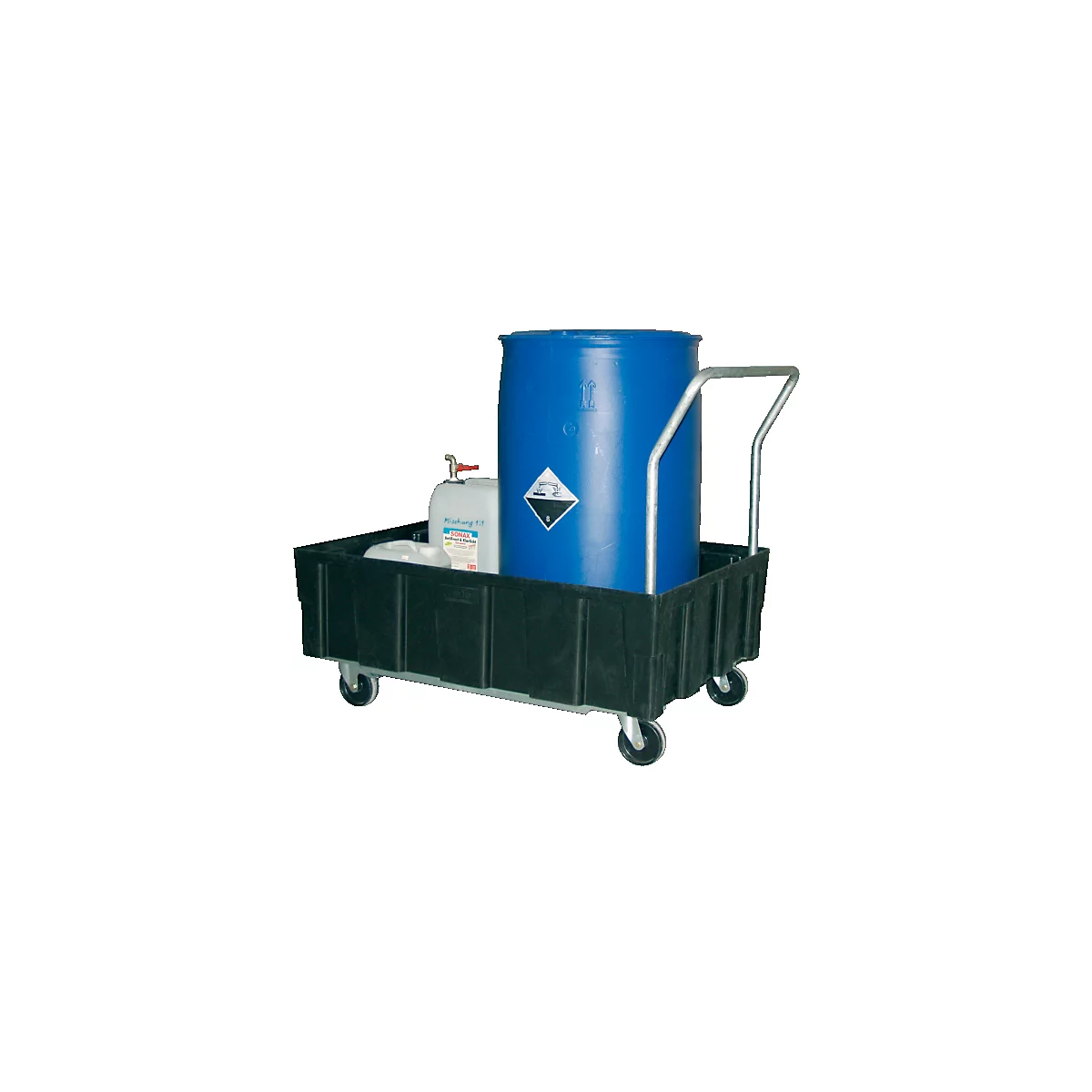 Zwarte transportkar met blauwe ton, jerrycans en gevaarsymbolen. De kar heeft een handvat.