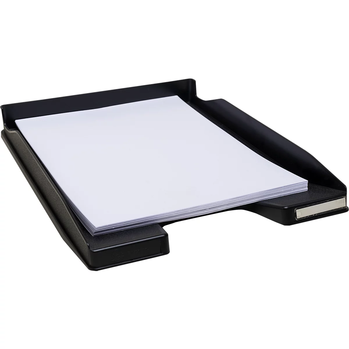 Bac à papier noir avec une pile de feuilles blanches.