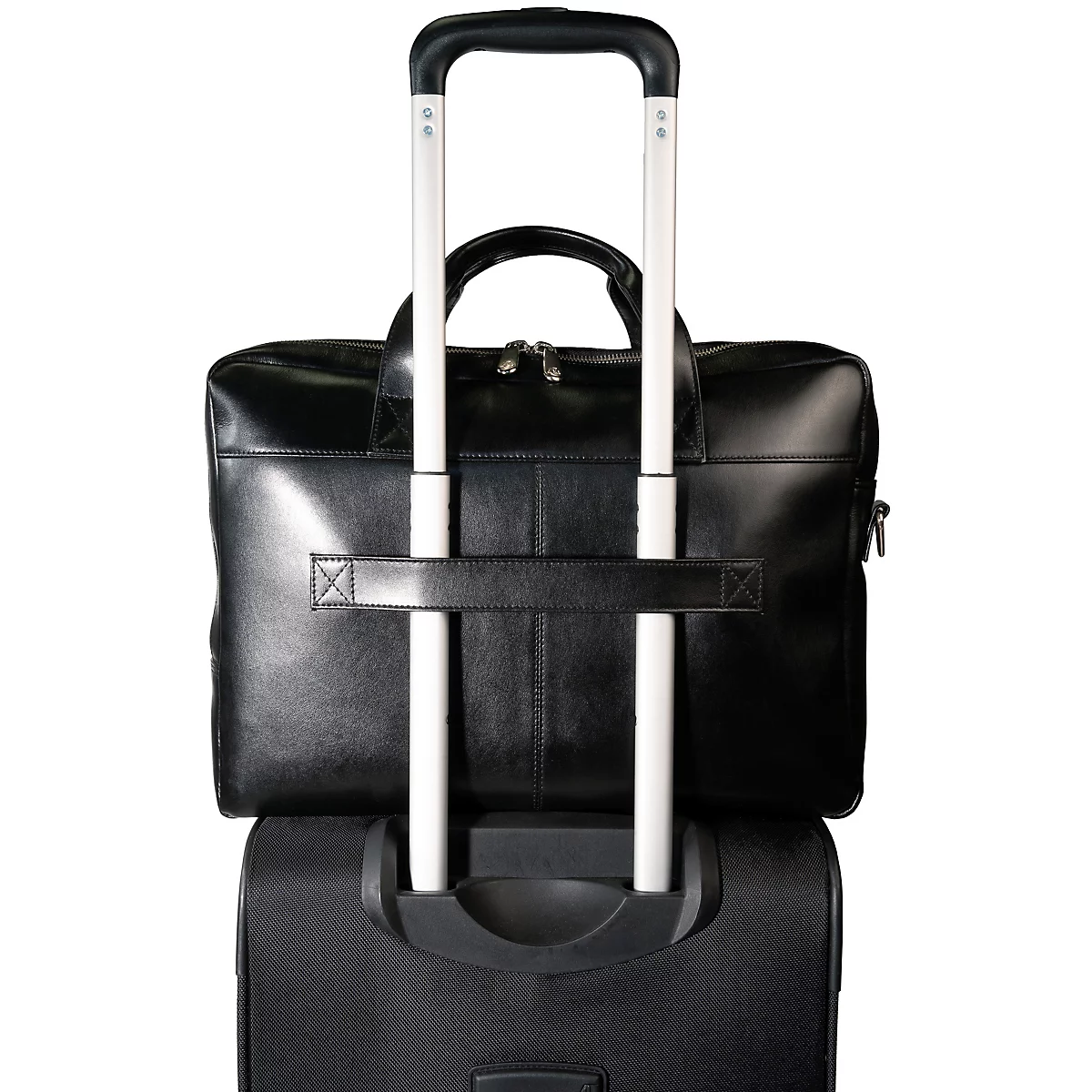 Mallette noire sur valise à roulettes. Barre télescopique et poignée argentées.