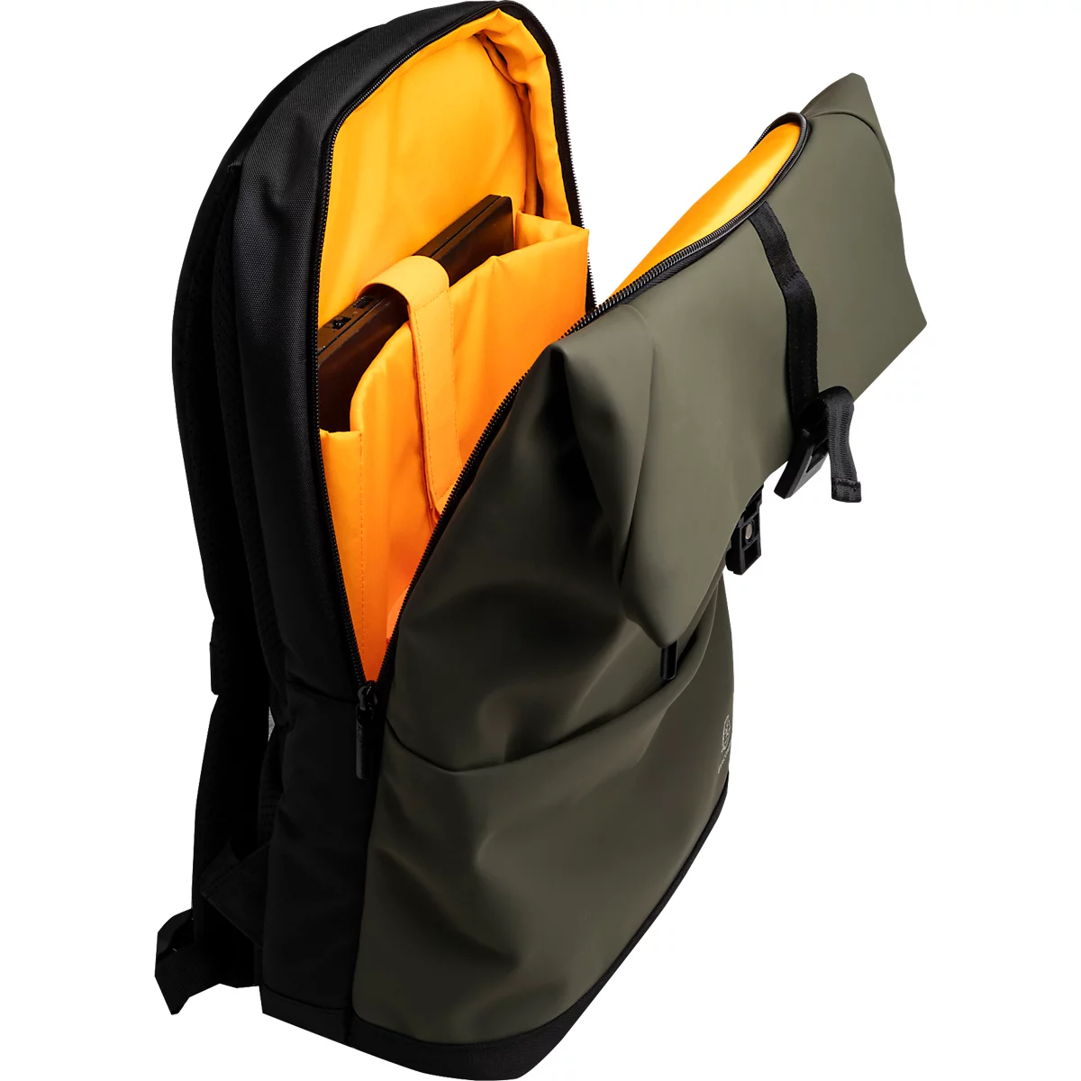 Rucksack mit geöffnetem Fach, grün/schwarz mit orangefarbenem Innenfutter, Laptopfach sichtbar.