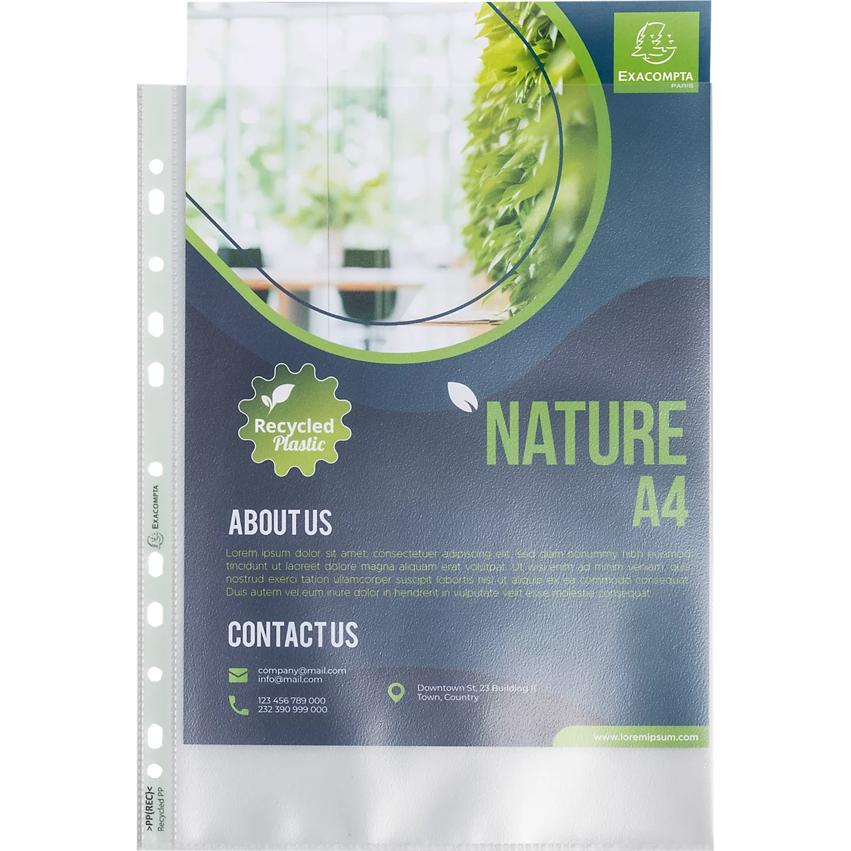 Een doorzichtige insteekmap in A4-formaat met een groen, milieuvriendelijk ontwerp. De opdruk bevat de titel "NATURE" en informatie over gerecycled materiaal.