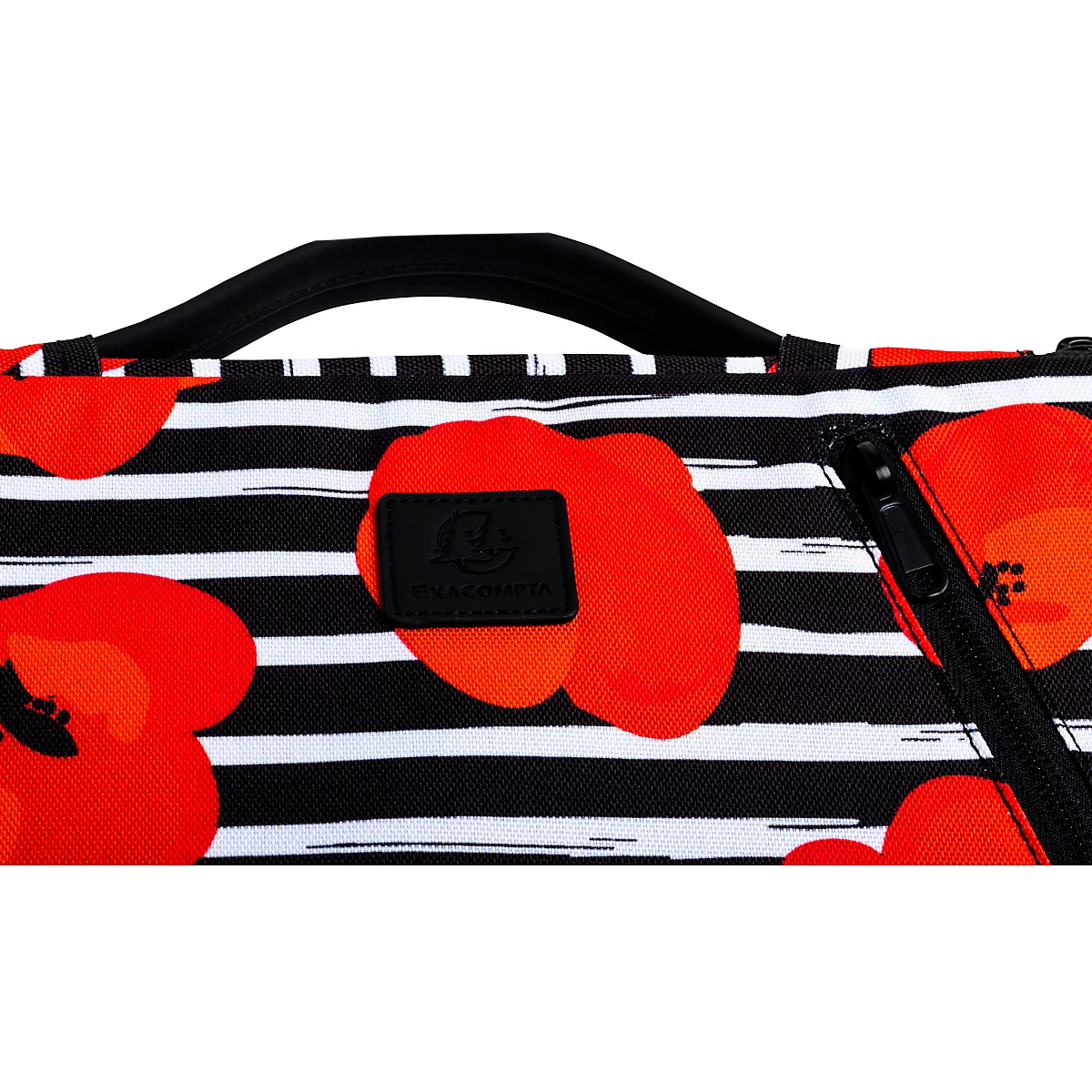 Detailaufnahme einer Tasche mit rot-schwarzem Muster und schwarzen Griffen.