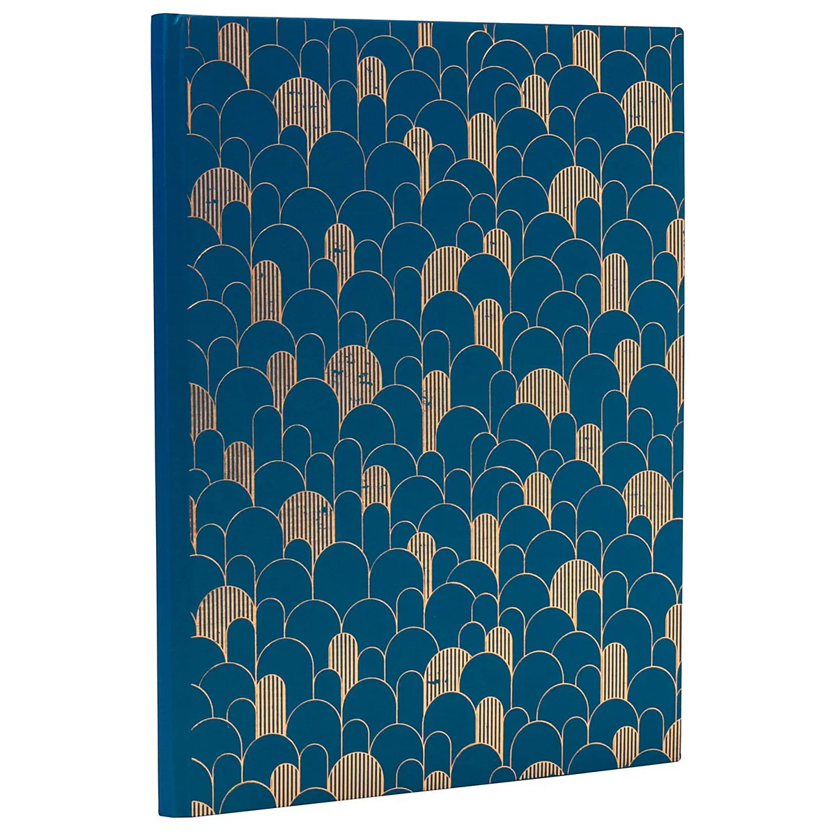 Carnet bleu avec un motif géométrique doré. La couverture est légèrement inclinée, révélant la surface en relief.