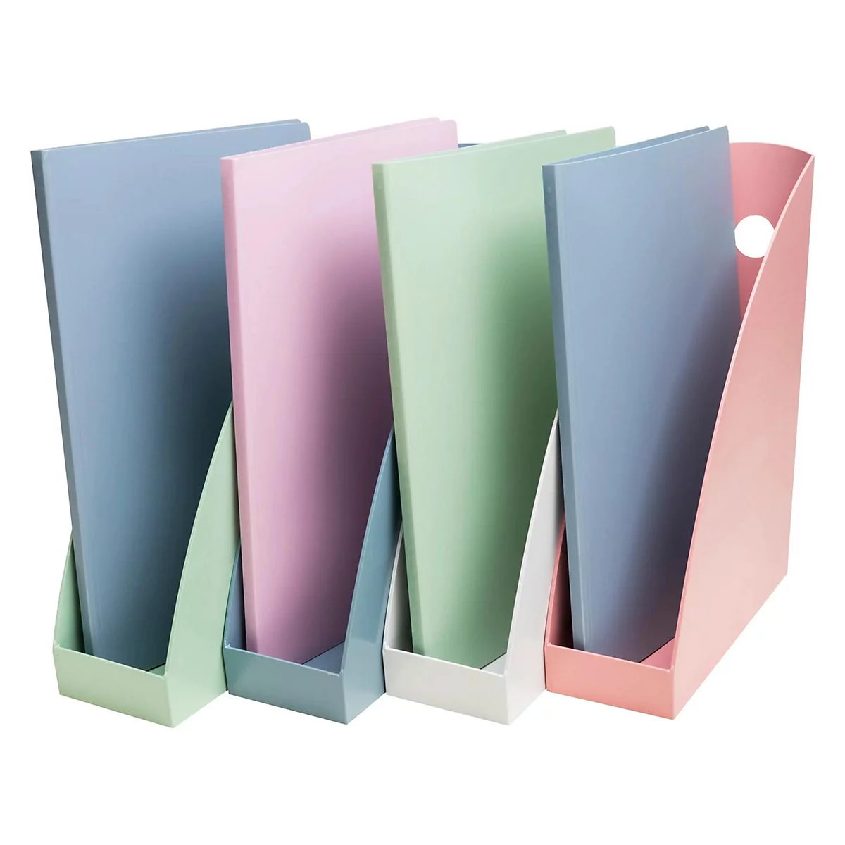 Des porte-revues multicolores remplis de documents. Des teintes roses, vertes et bleues dominent.