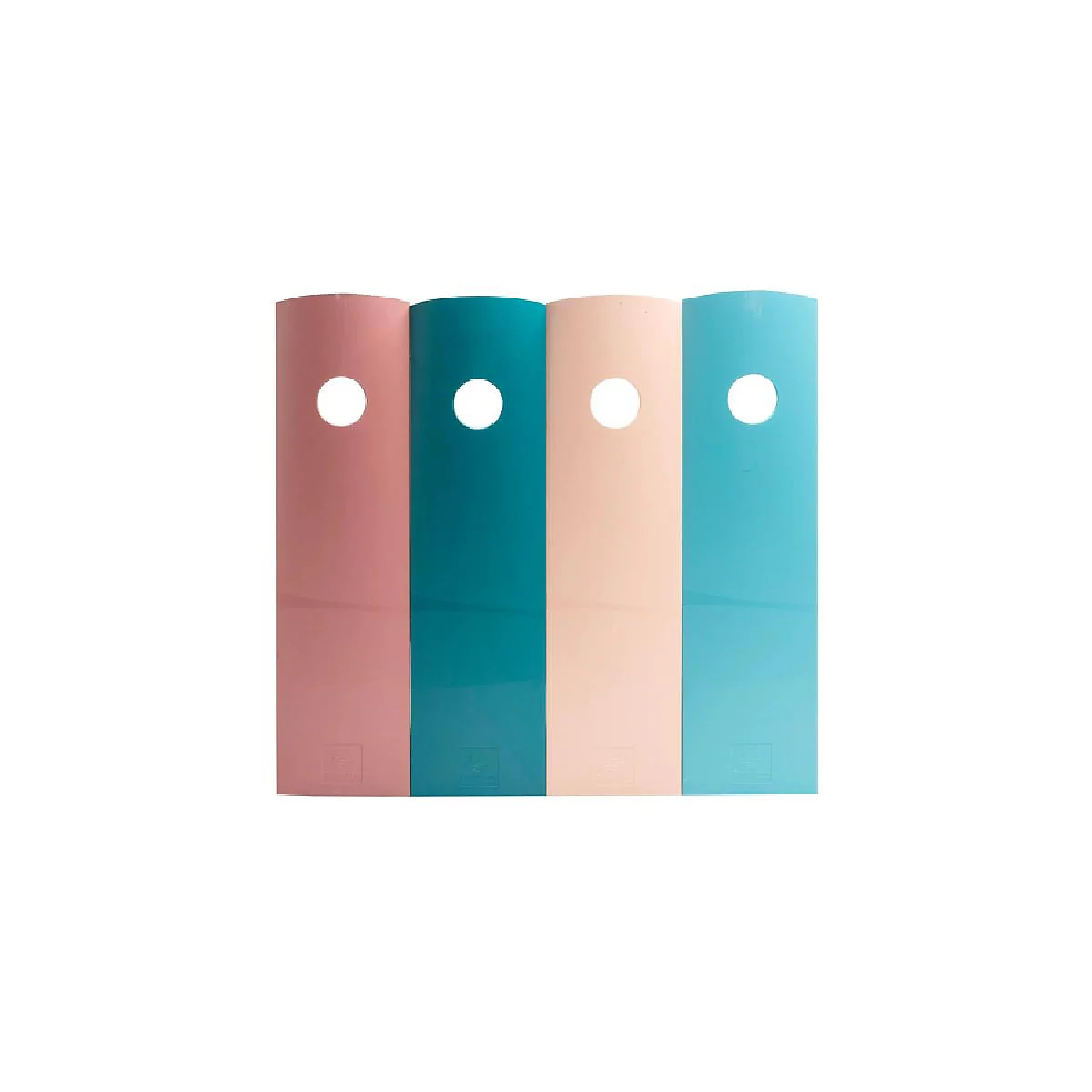 Quatre cartons colorés et incurvés avec un trou. Rose, vert-bleu, beige et bleu clair.