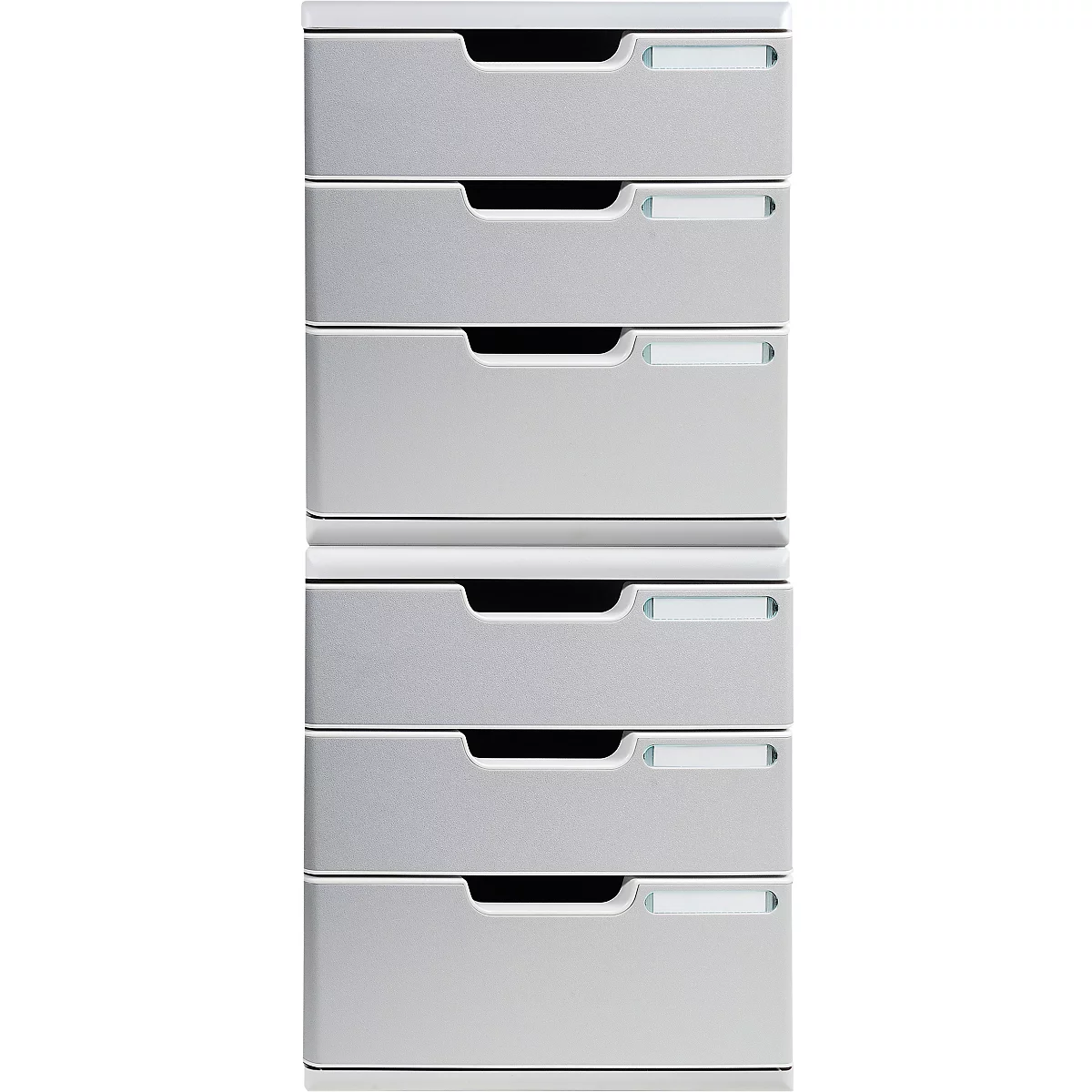 Armoire à tiroirs grise et haute avec six tiroirs. Chaque tiroir a une poignée sombre et une étiquette claire.