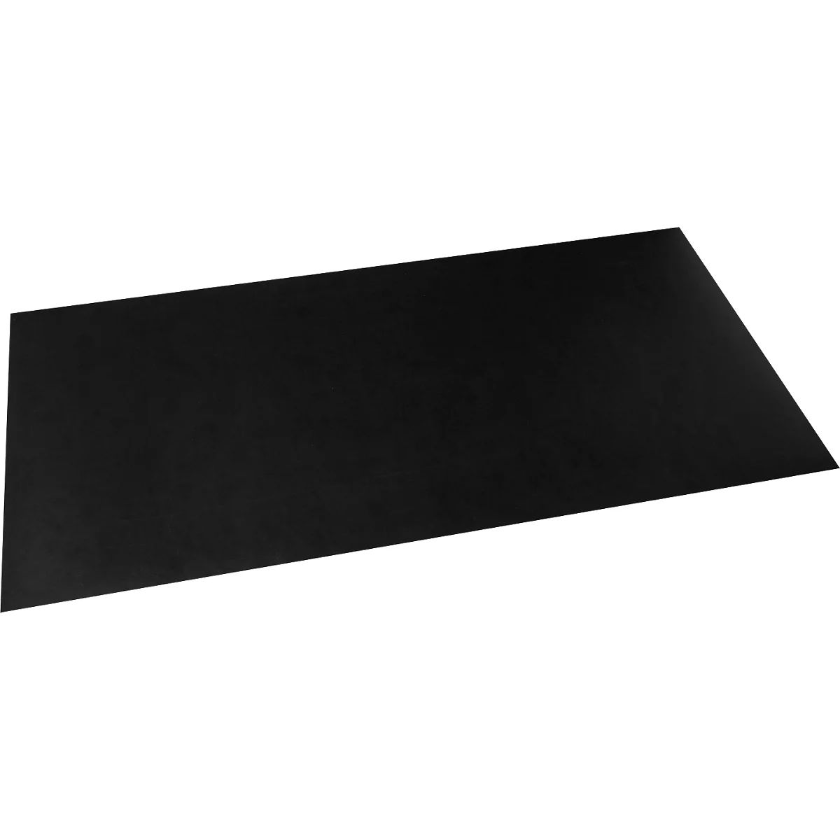 Schwarzes rechteckiges Pad vor weißem Hintergrund.
