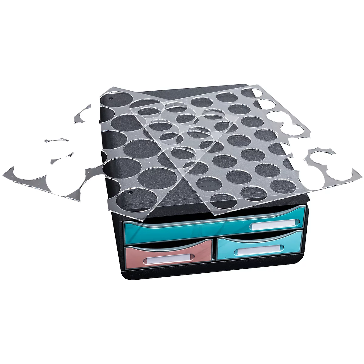 Boîte noire avec tiroirs. Sur le dessus, deux feuilles de plastique transparentes avec des trous ovales. Les tiroirs sont turquoise et roses.