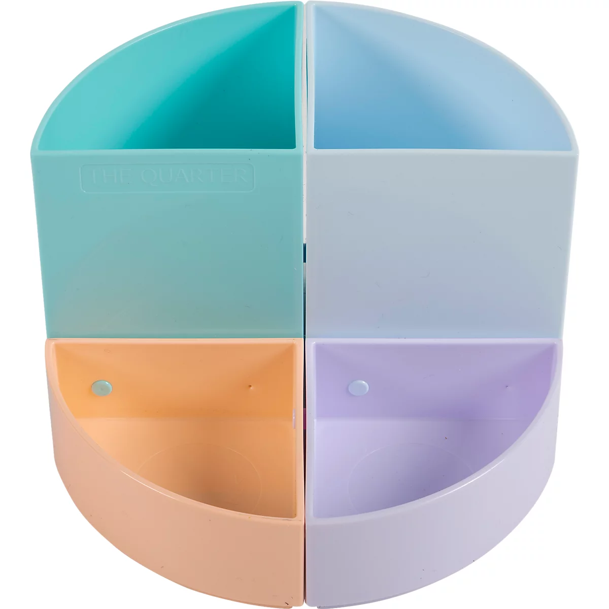 Ein farbenfroher Stifthalter aus Kunststoff mit vier Fächern in Türkis, Blau, Orange und Lila. Jedes Fach ist mit einer halbrunden Öffnung versehen.