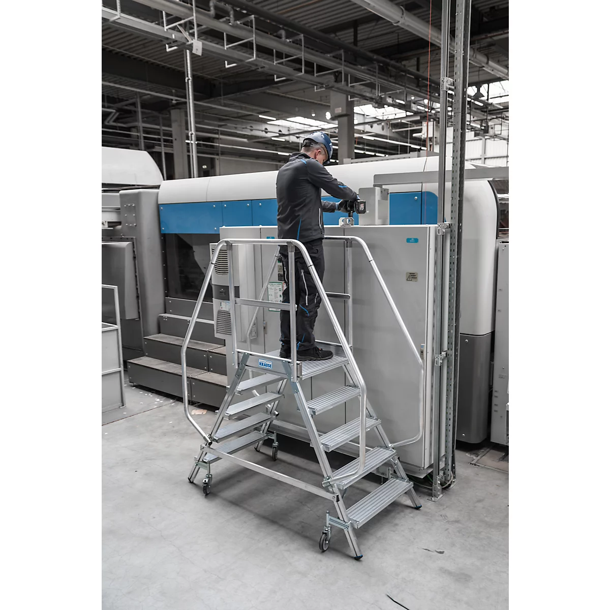 Fahrbare Podestleiter Krause Stabilo Professional, beidseitig begehbar, 2x5 Stufen, 600 x 700 mm Plattform, 3200 mm Arbeitshöhe