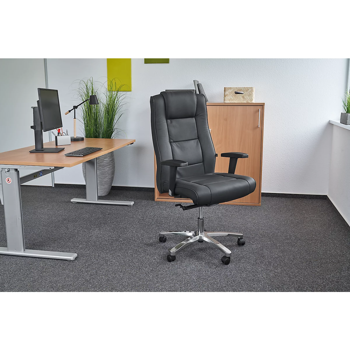 Fauteuil de direction Topstar Sitness Director, avec accoudoirs, mécanisme synchronisé 3D, siège plat, cuir véritable, noir