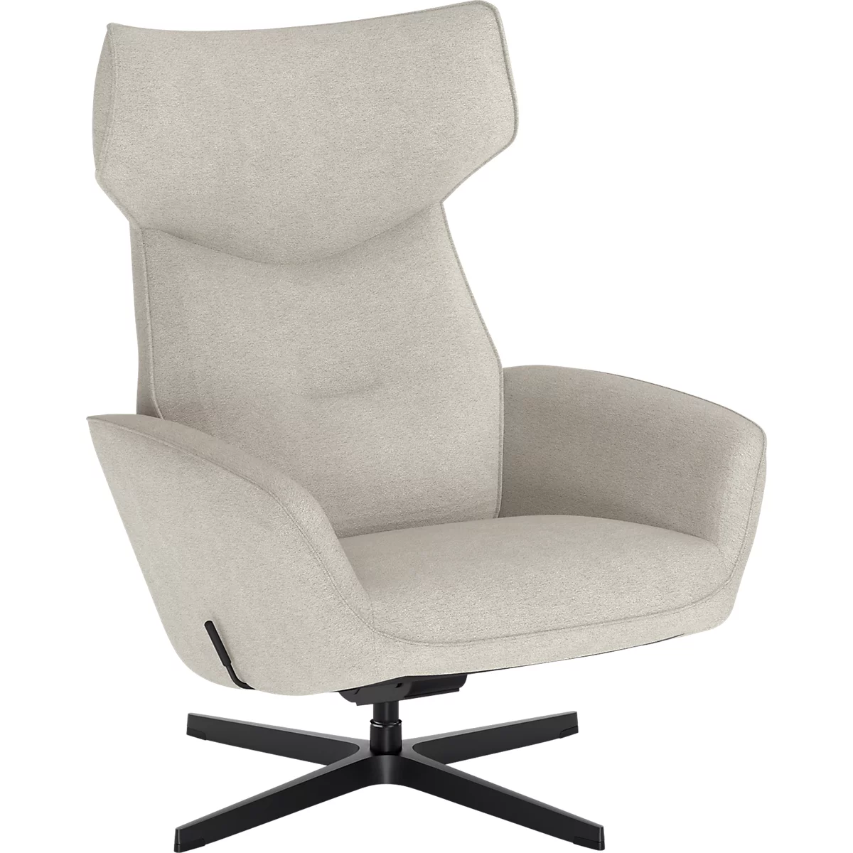 Fauteuil beige avec dossier haut, accoudoirs rembourrés et pied en étoile noir sur fond blanc.